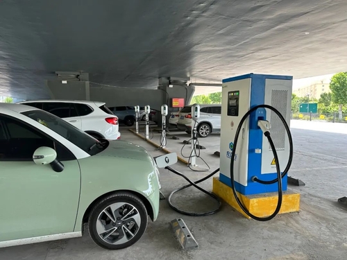 Tin tức công ty mới nhất về Tại sao súng nhảy khi sạc cho xe năng lượng mới?