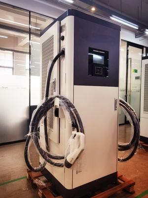 240KW / 320KW / 360KW CCS1/CCS2 tích hợp hai súng DC xe điện sạc đống / Trạm sạc nhanh thương mại Nó rất tốt để cài đặt tại khách sạn, siêu thị, bệnh viện, nhà, vv