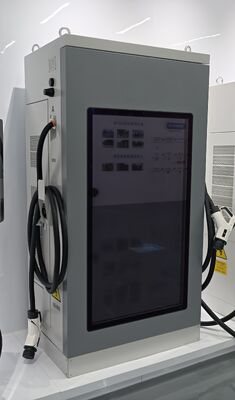 Bộ sạc EV DC 120kW Màn hình LCD quảng cáo 55 inch Màn hình kép CCS1 CCS2 CHAdeMO GB/T cho Trạm Dịch vụ Cao tốc